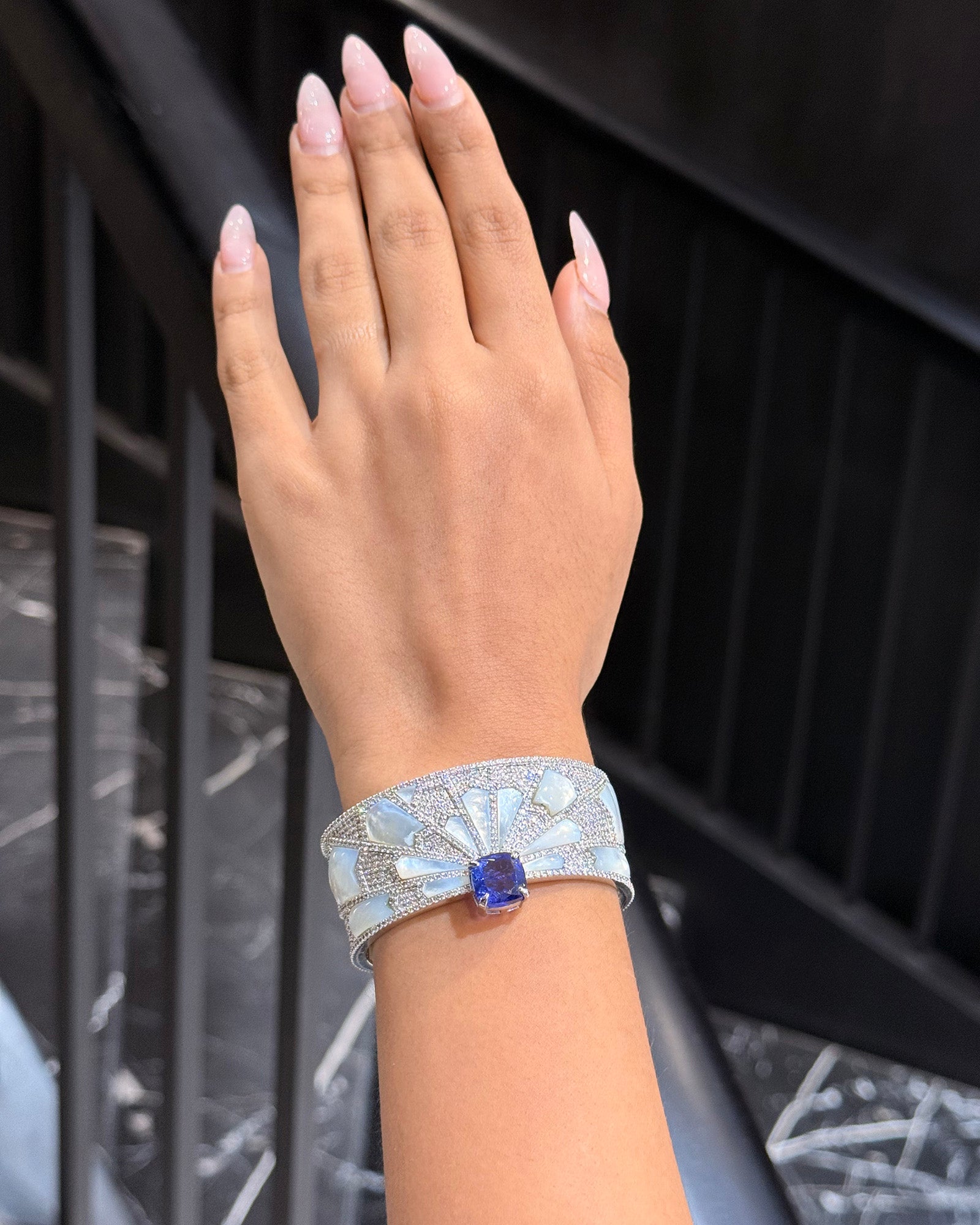 Starbust Tanzanite Cuff (Slim) | AMARIS JEWELS | Fine Jewelry
