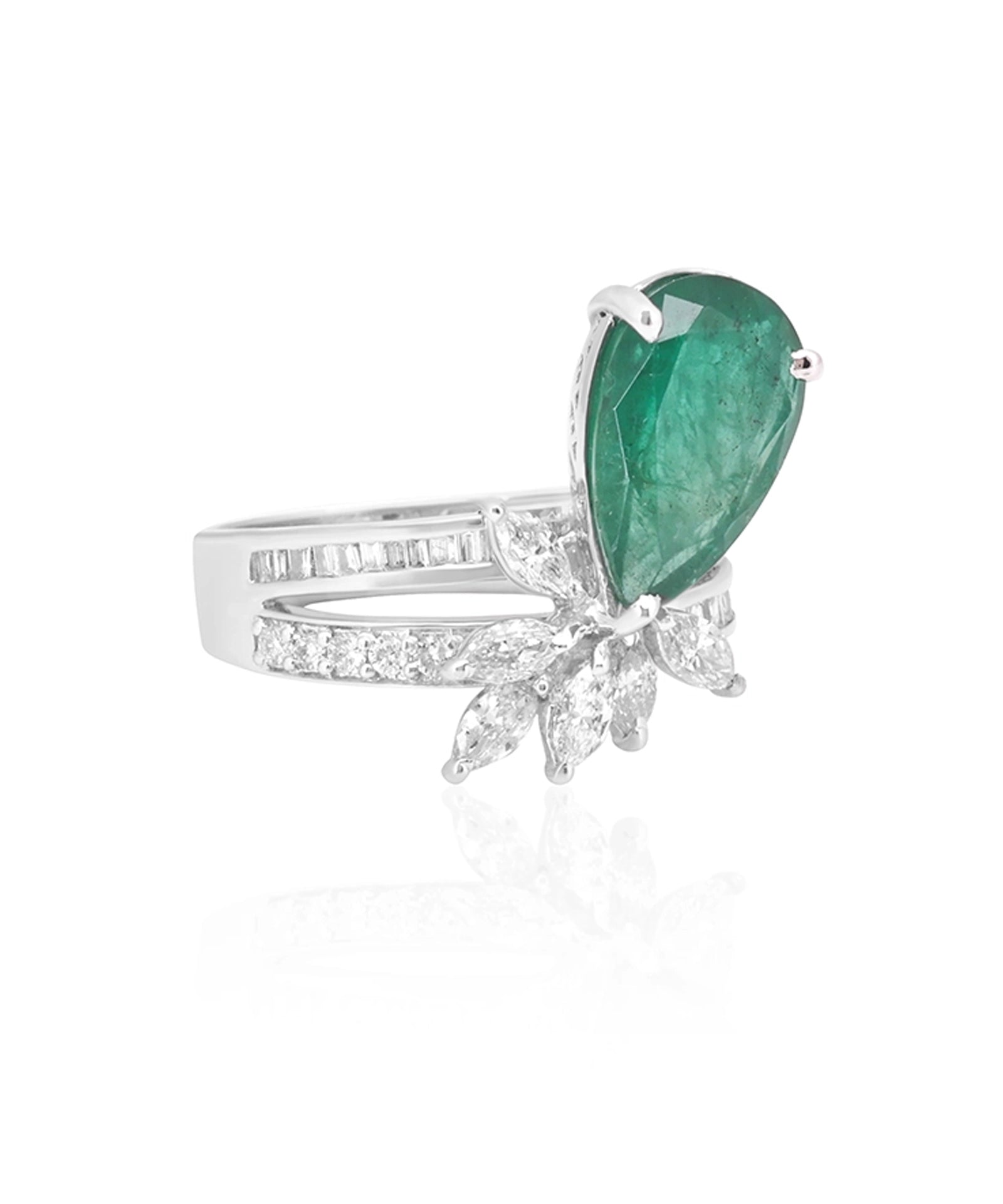 Stargazer Emerald Ring | AMARIS JEWELS | Fine Jewelry 