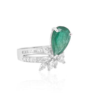 Stargazer Emerald Ring | AMARIS JEWELS | Fine Jewelry 