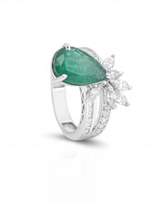 Stargazer Emerald Ring | AMARIS JEWELS | Fine Jewelry