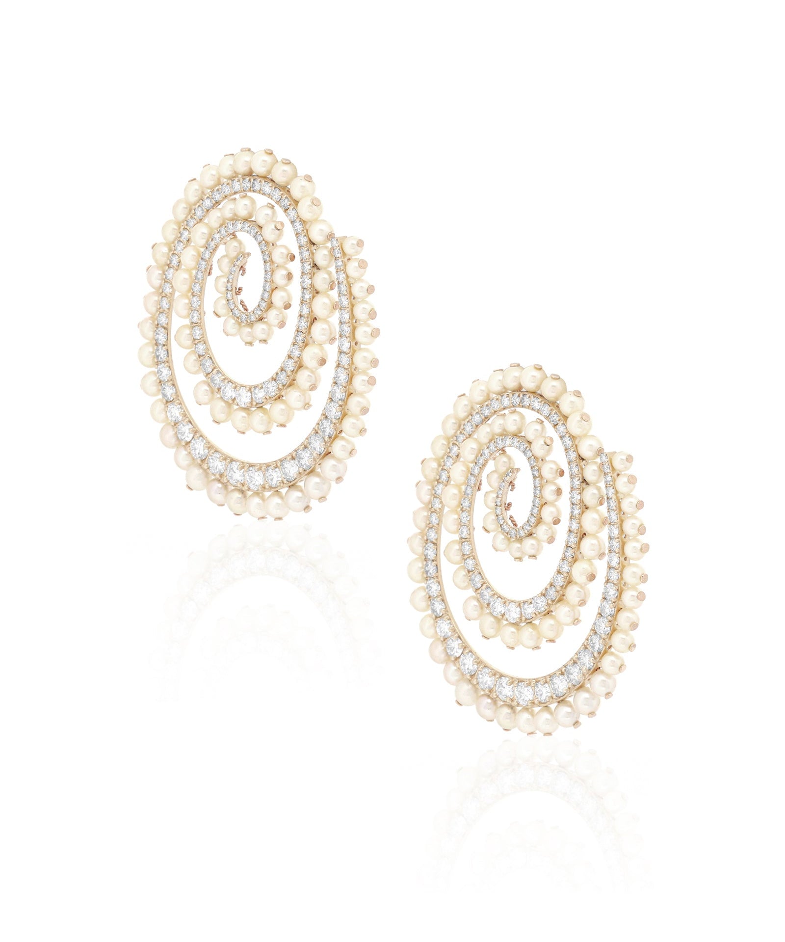 Swirl Effect Earrings | AMARIS JEWELS | Fine Jewelry 