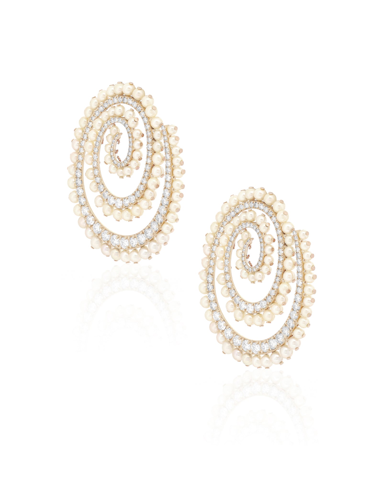 Swirl Effect Earrings | AMARIS JEWELS | Fine Jewelry 