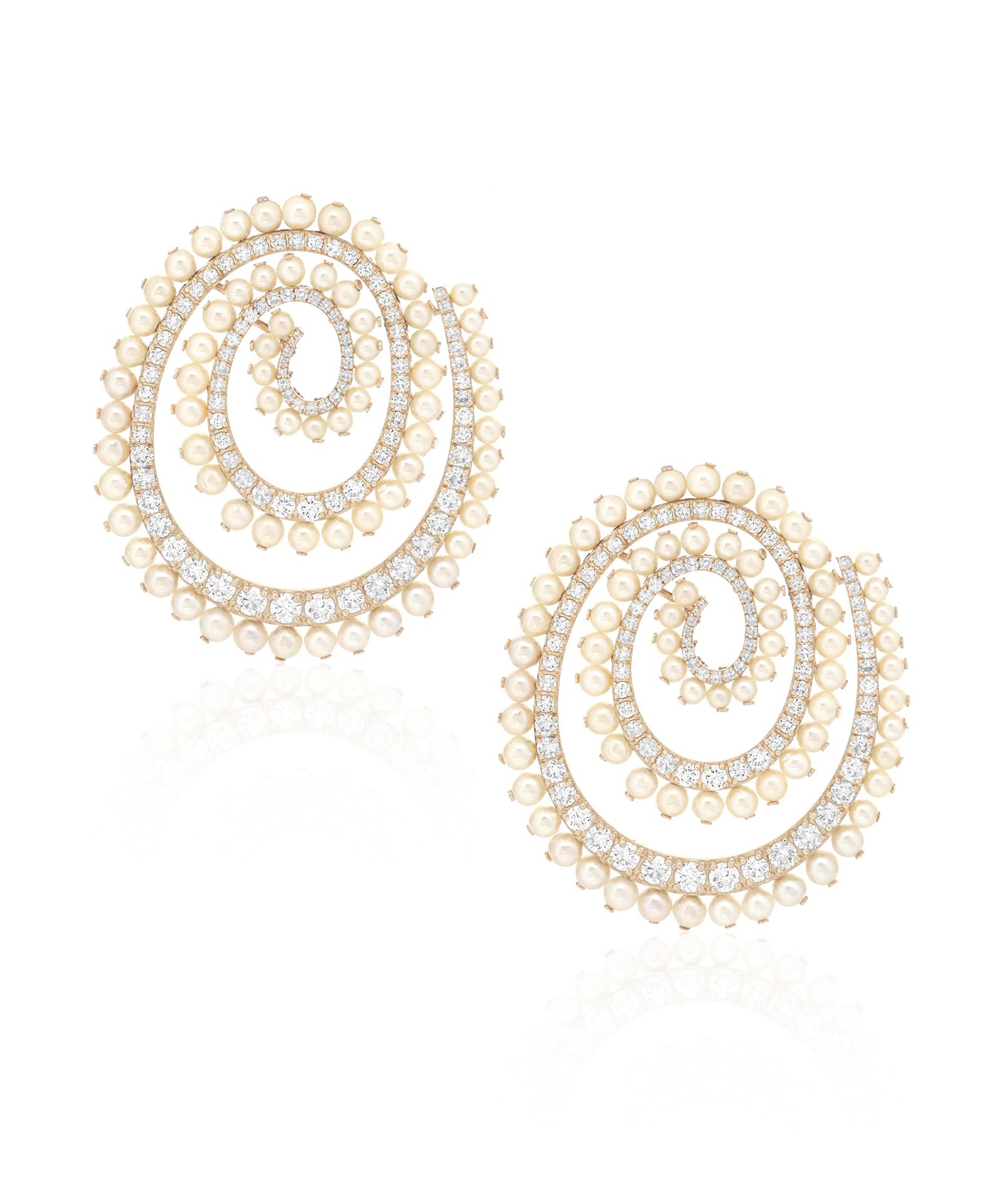 Swirl Effect Earrings | AMARIS JEWELS | Fine Jewelry 