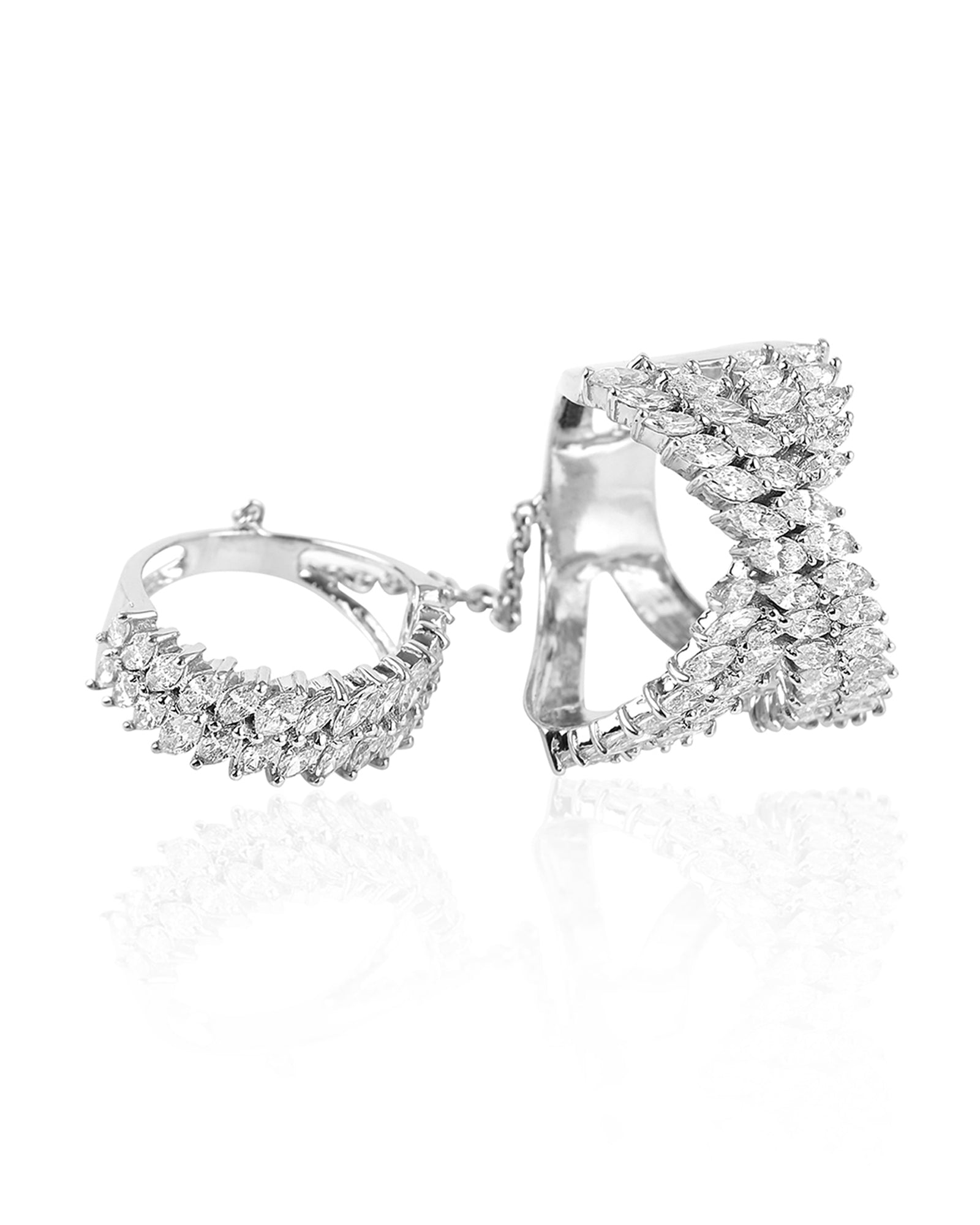 Swish Cross Diamond Ring | AMARIS JEWELS | Fine Jewelry 