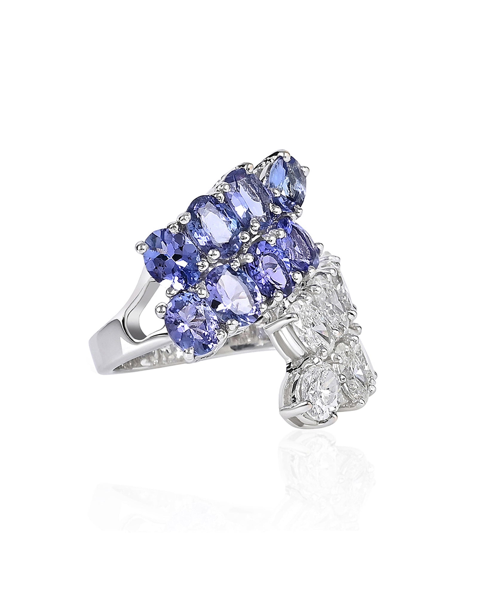 Tanzanite Blossom Ring | AMARIS JEWELS | Fine Jewelry 
