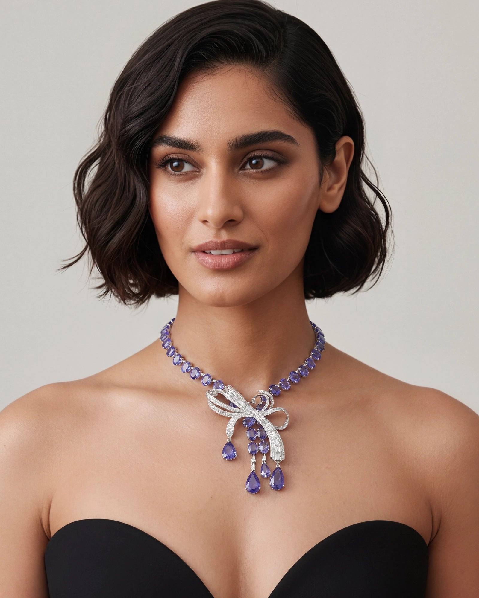 Tanzanite Bow Necklace | AMARIS JEWELS | Fine Jewelry 