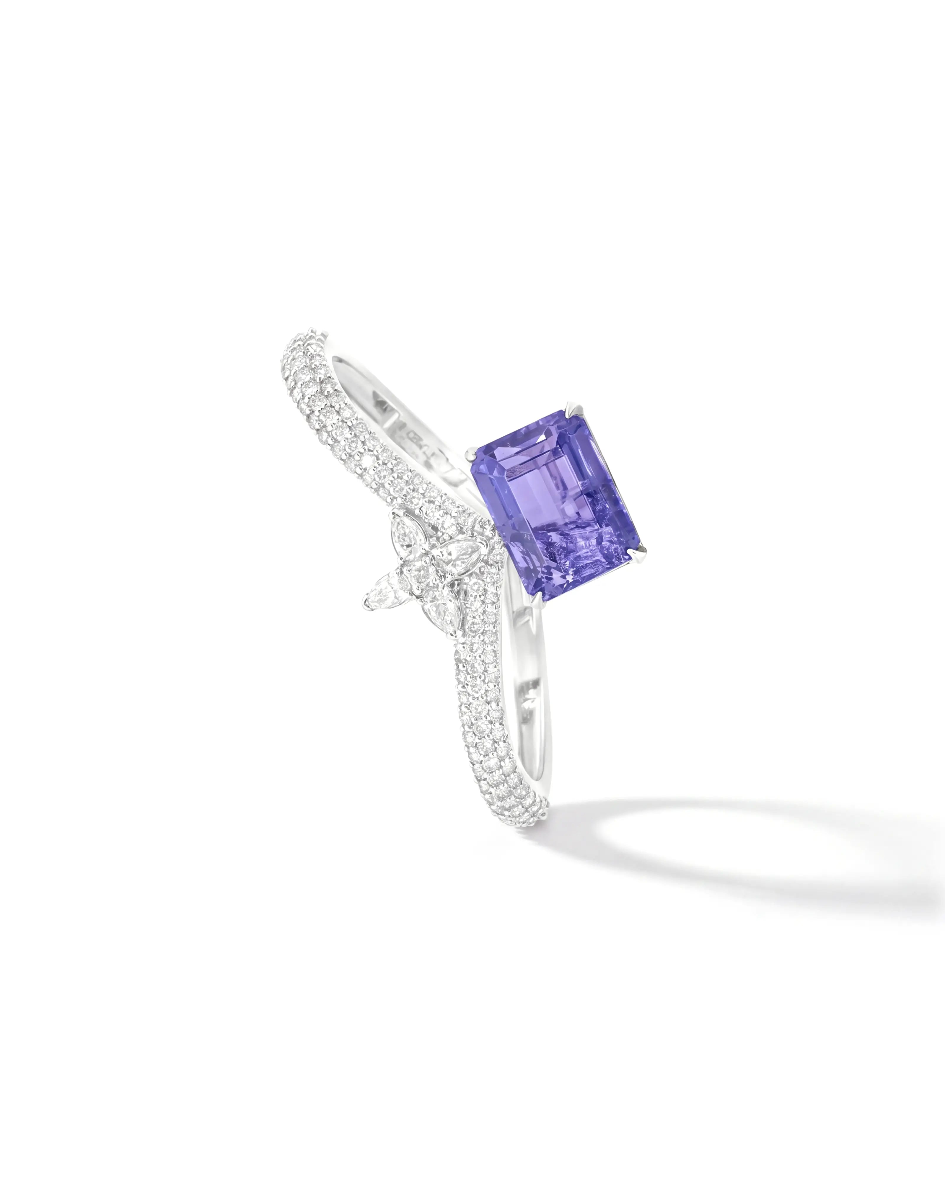 Tanzanite Drop Ring | AMARIS JEWELS | Fine Jewelry