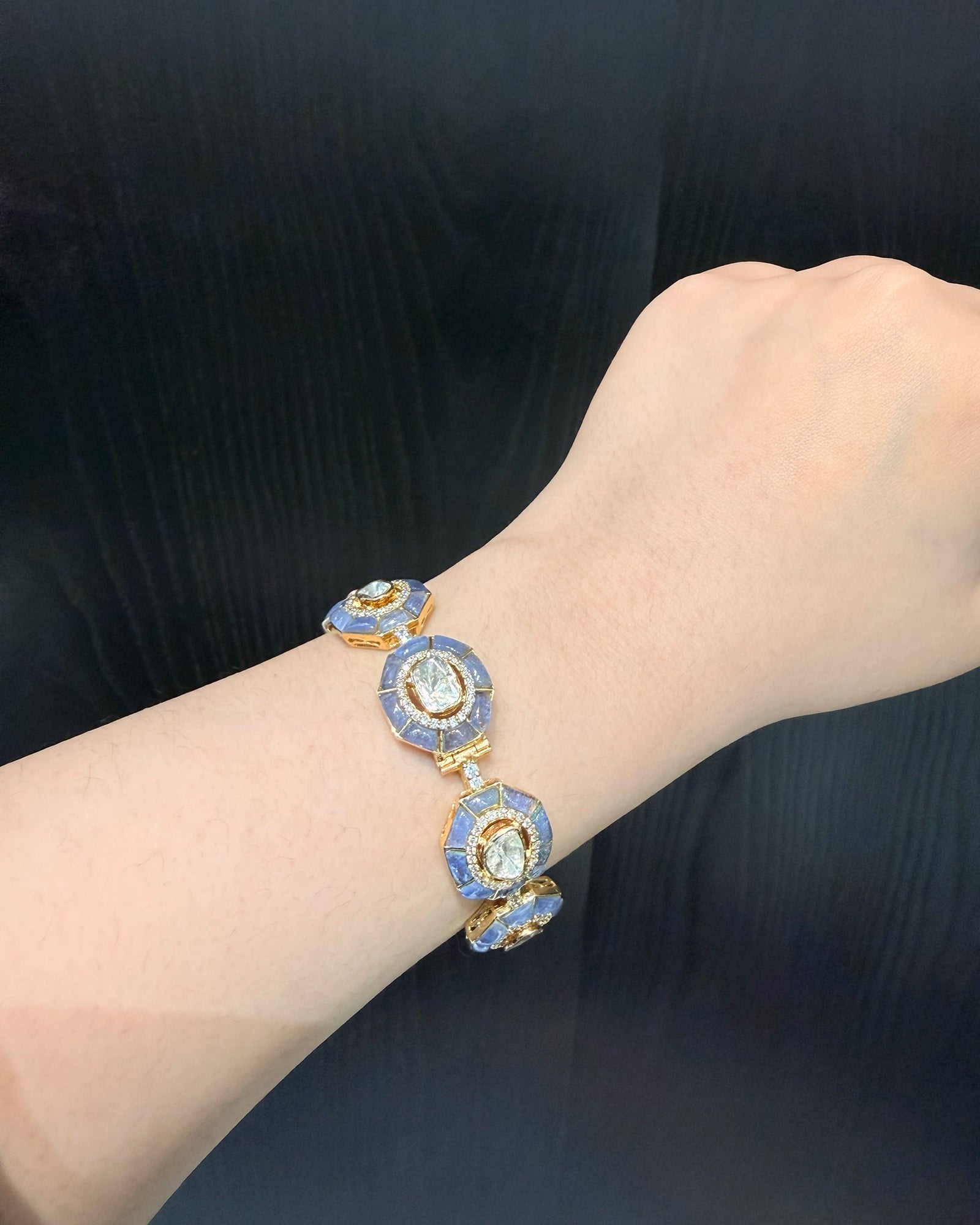 Tanzanite Hour Bangle | AMARIS JEWELS | Fine Jewelry 