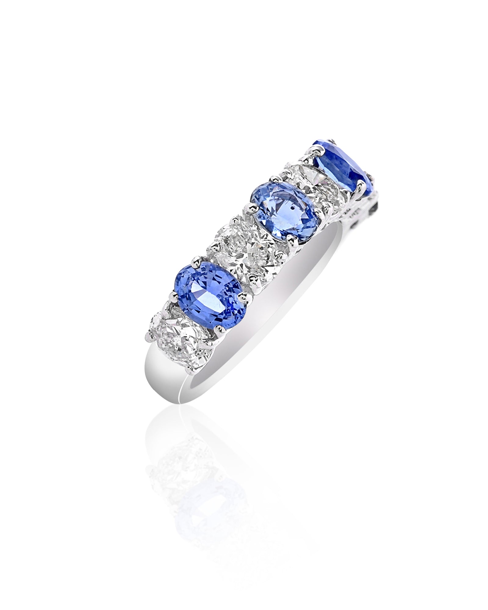Tanzanite Soirée Ring | AMARIS JEWELS | Fine Jewelry 