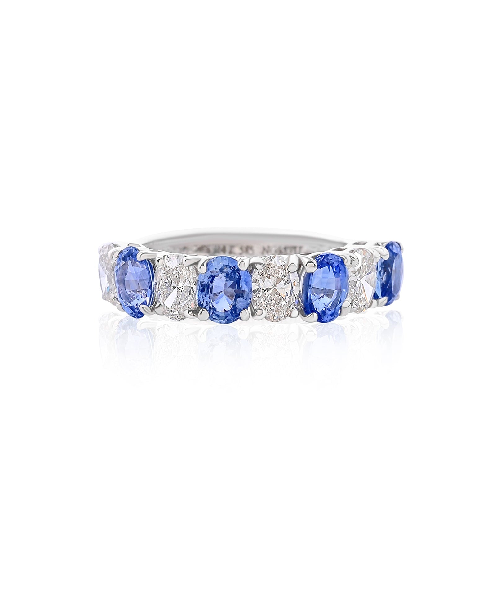 Tanzanite Soirée Ring | AMARIS JEWELS | Fine Jewelry 