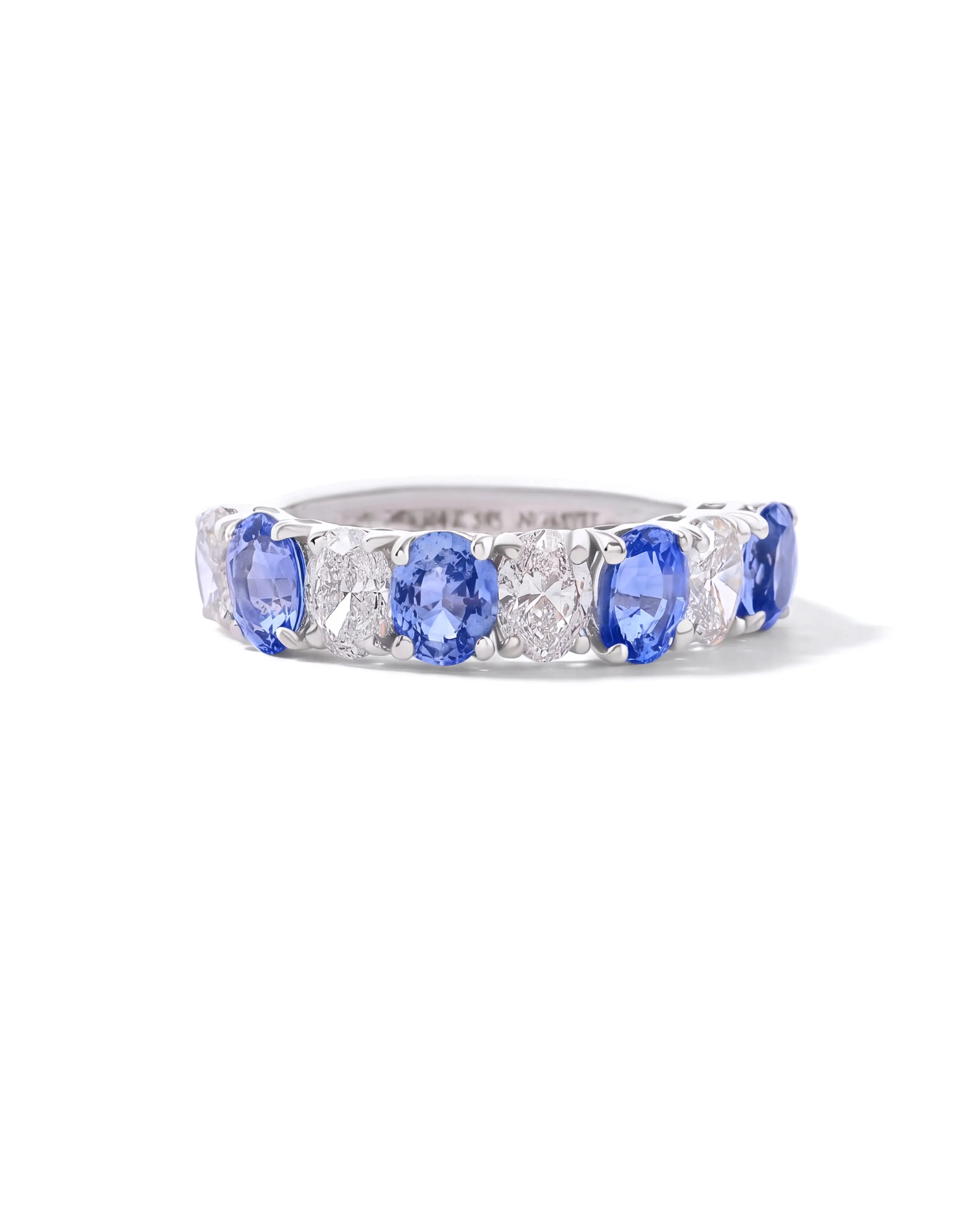 Tanzanite Soirée Ring | AMARIS JEWELS | Fine Jewelry