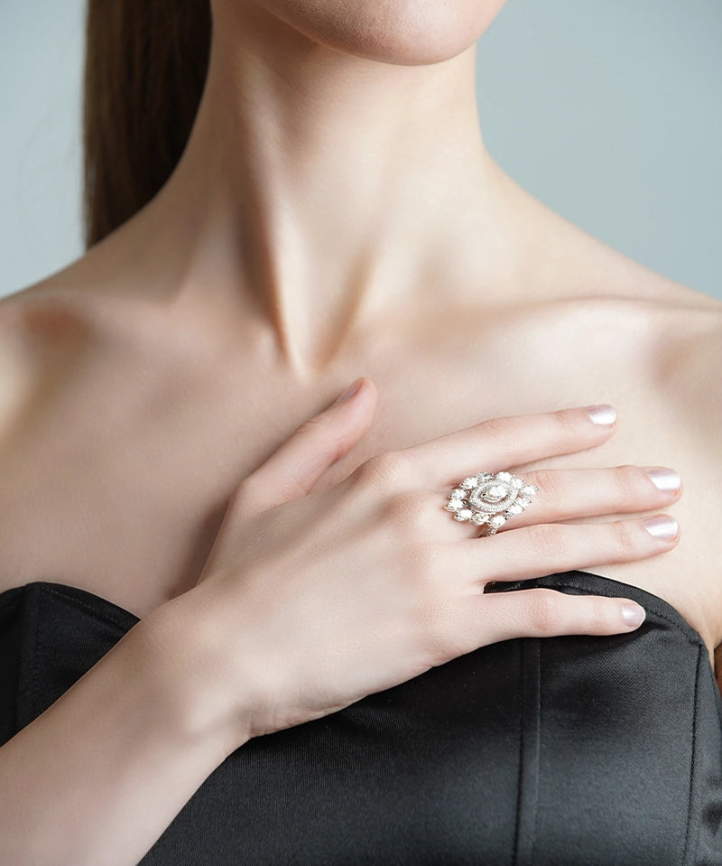 The Bright Future Ring | AMARIS JEWELS | Fine Jewelry 