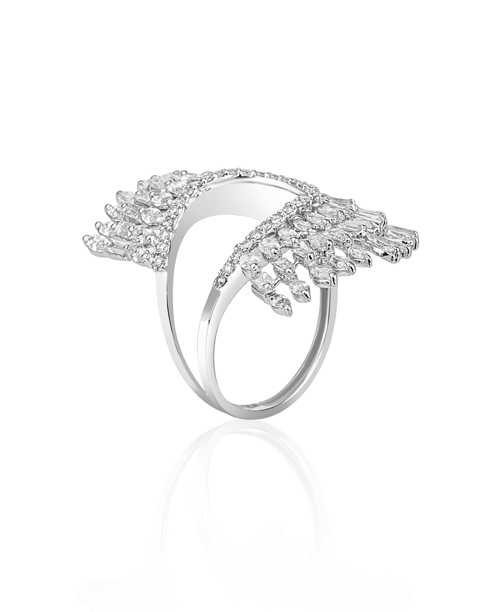 The Crescent Ring | AMARIS JEWELS | Fine Jewelry 