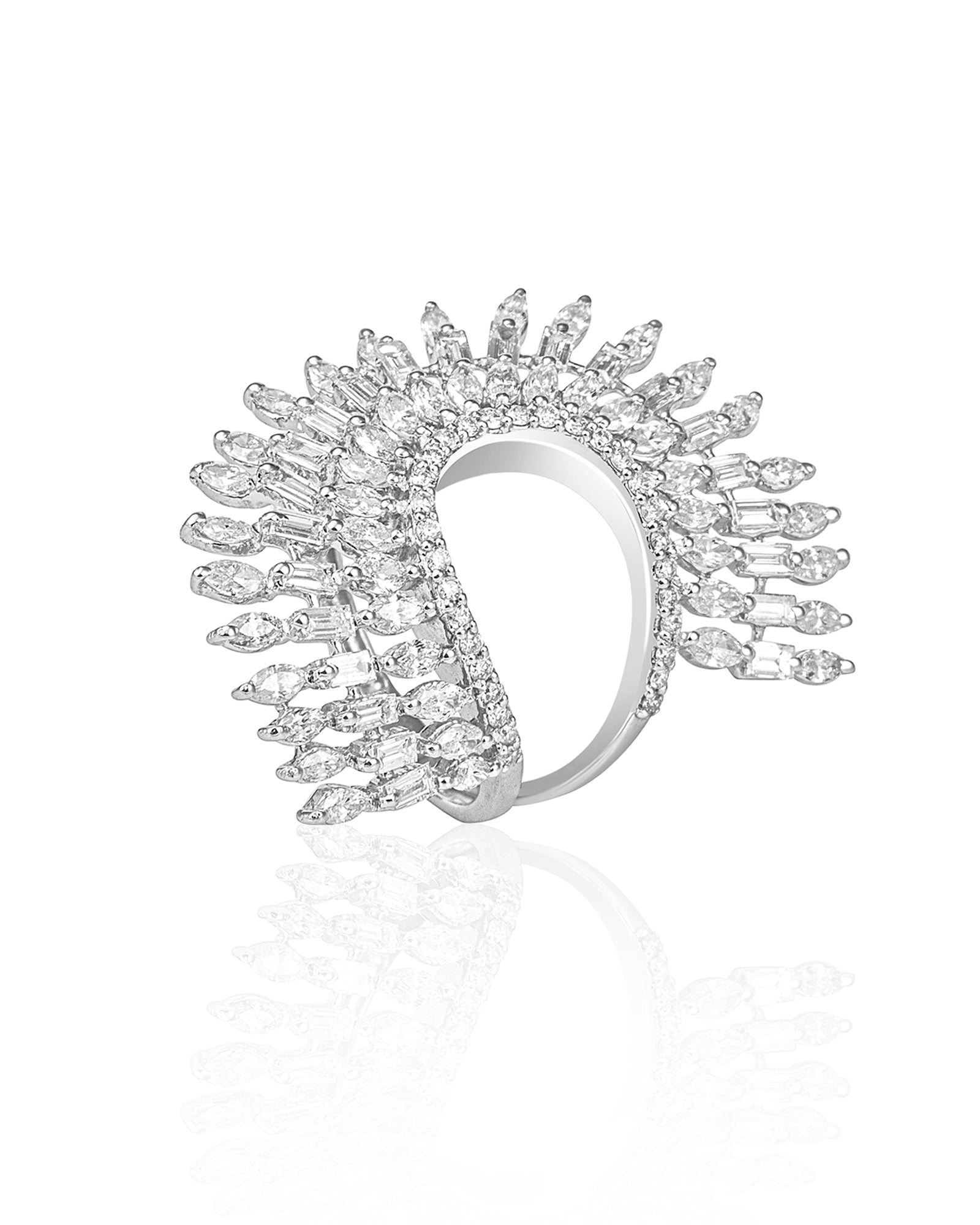 The Crescent Ring | AMARIS JEWELS | Fine Jewelry 