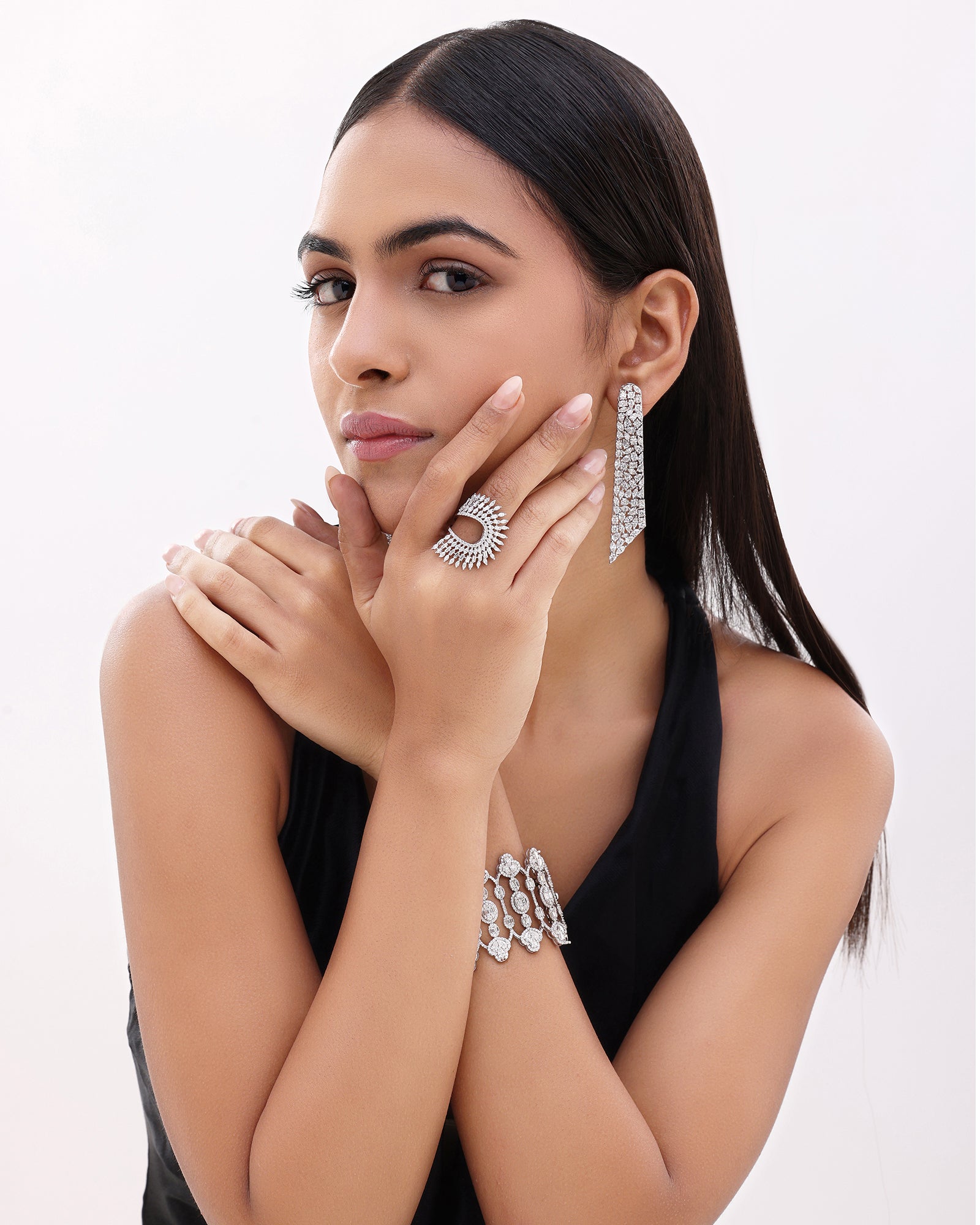 The Crescent Ring | AMARIS JEWELS | Fine Jewelry 