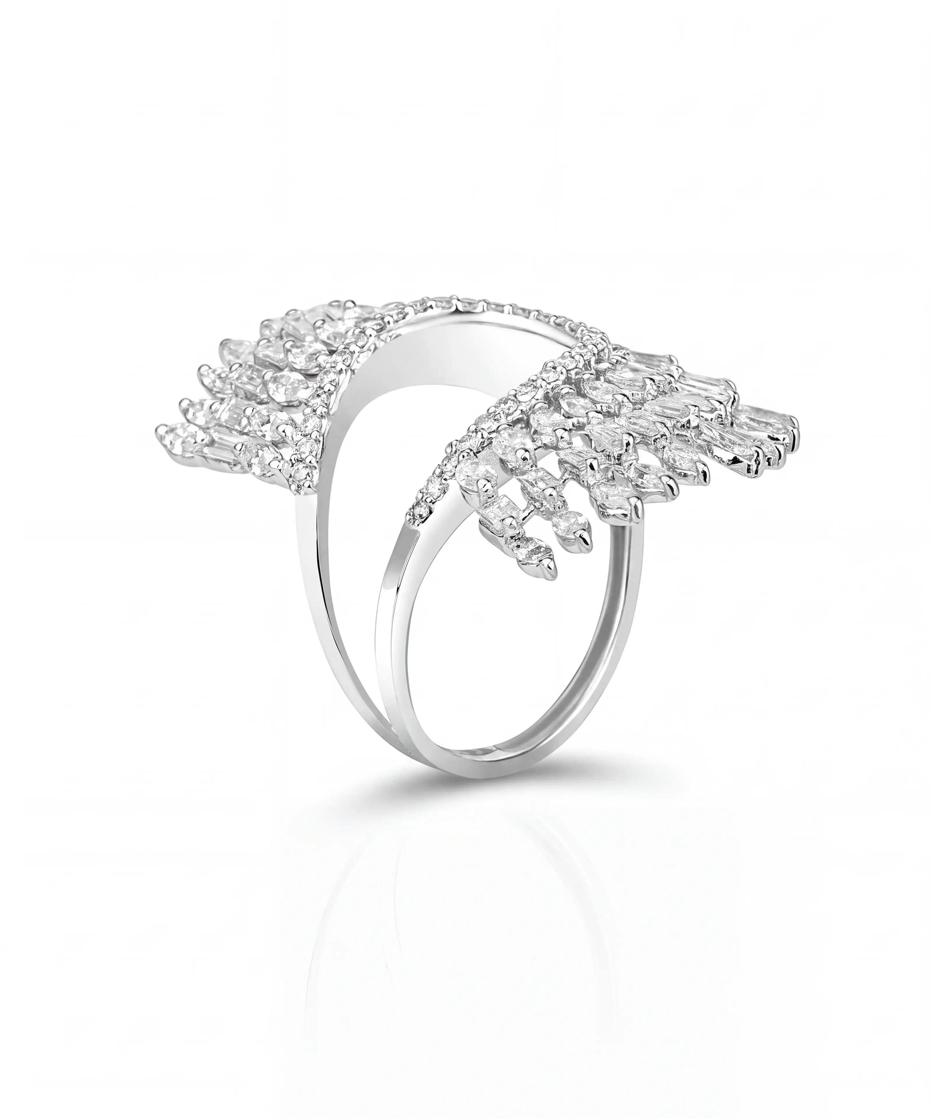 The Crescent Ring | AMARIS JEWELS | Fine Jewelry