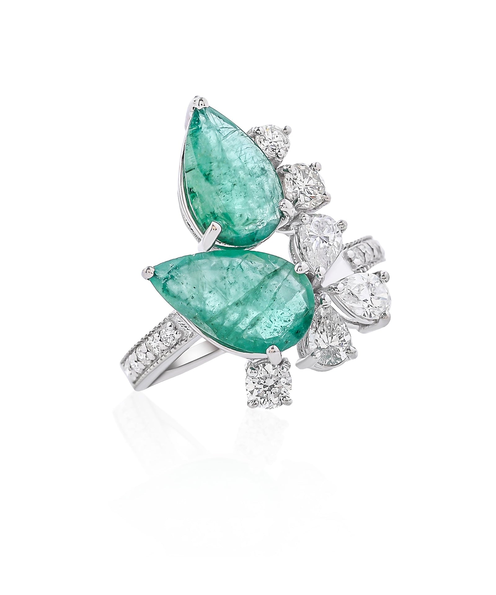 The Emerald Act Ring | AMARIS JEWELS | Fine Jewelry 