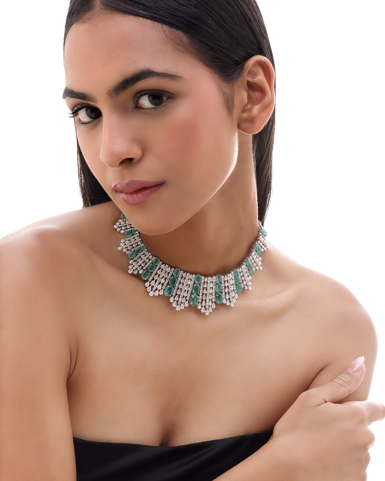 The Emerald Iris Necklace | AMARIS JEWELS | Fine Jewelry 