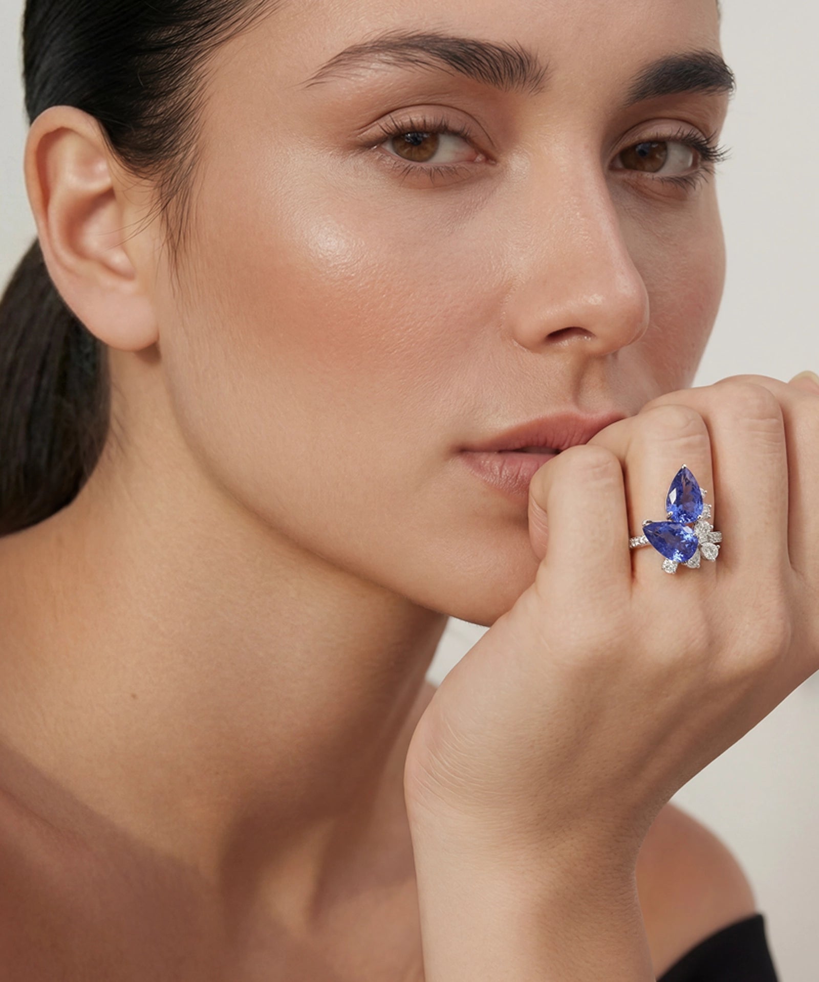 The Tanzanite Act Ring | AMARIS JEWELS | Fine Jewelry 