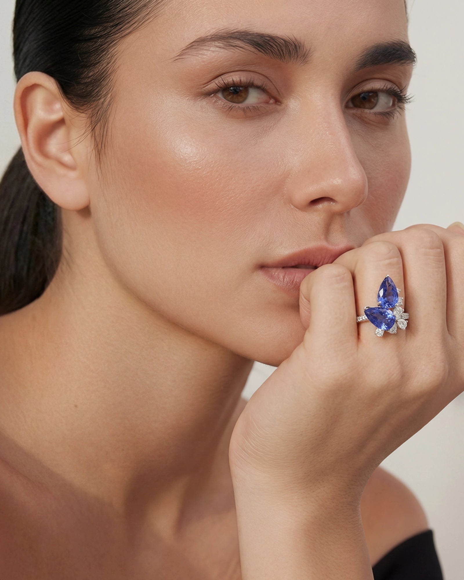 The Tanzanite Act Ring | AMARIS JEWELS | Fine Jewelry 