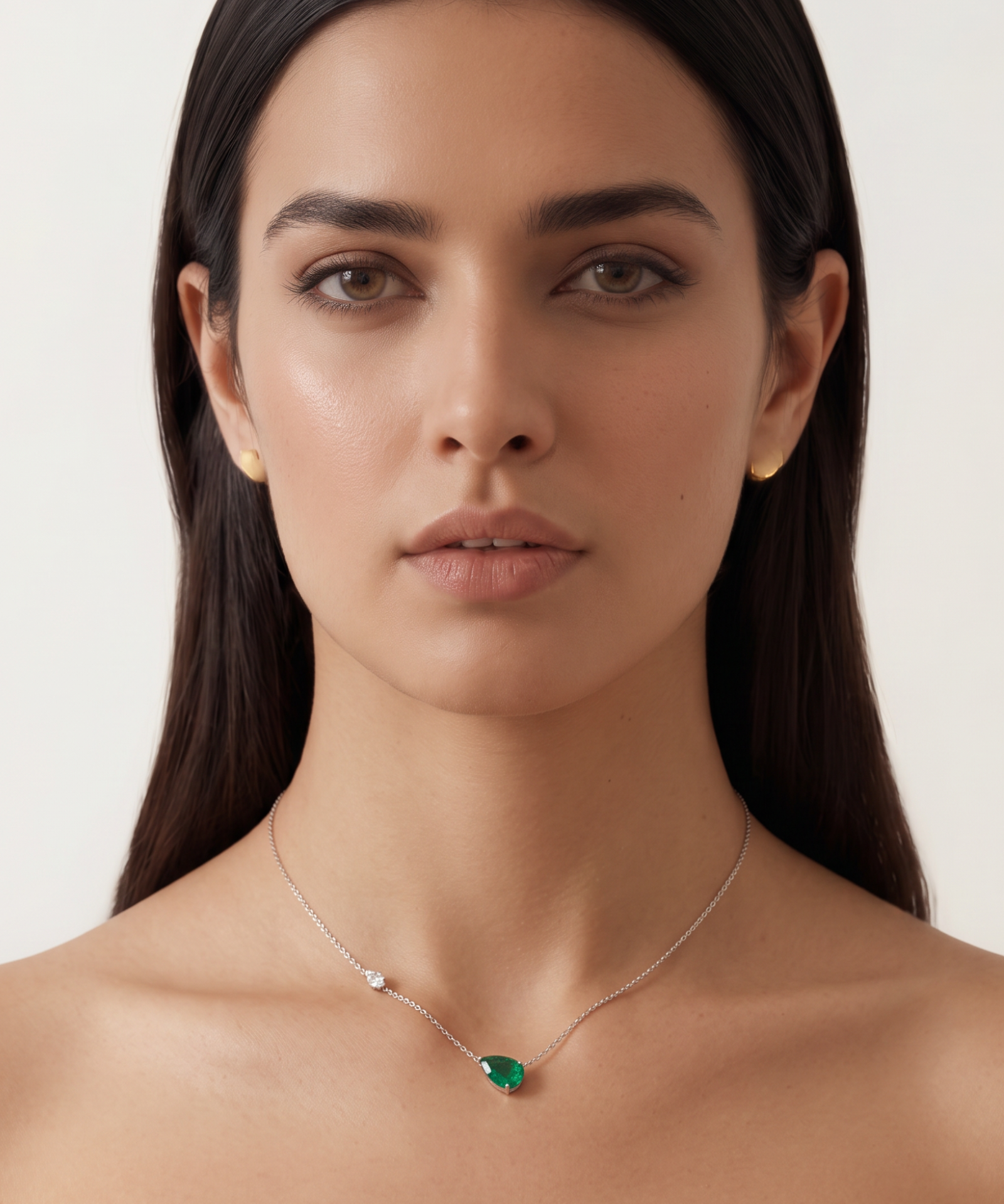 To the moon and back Emerald Pendant | AMARIS JEWELS | Fine Jewelry