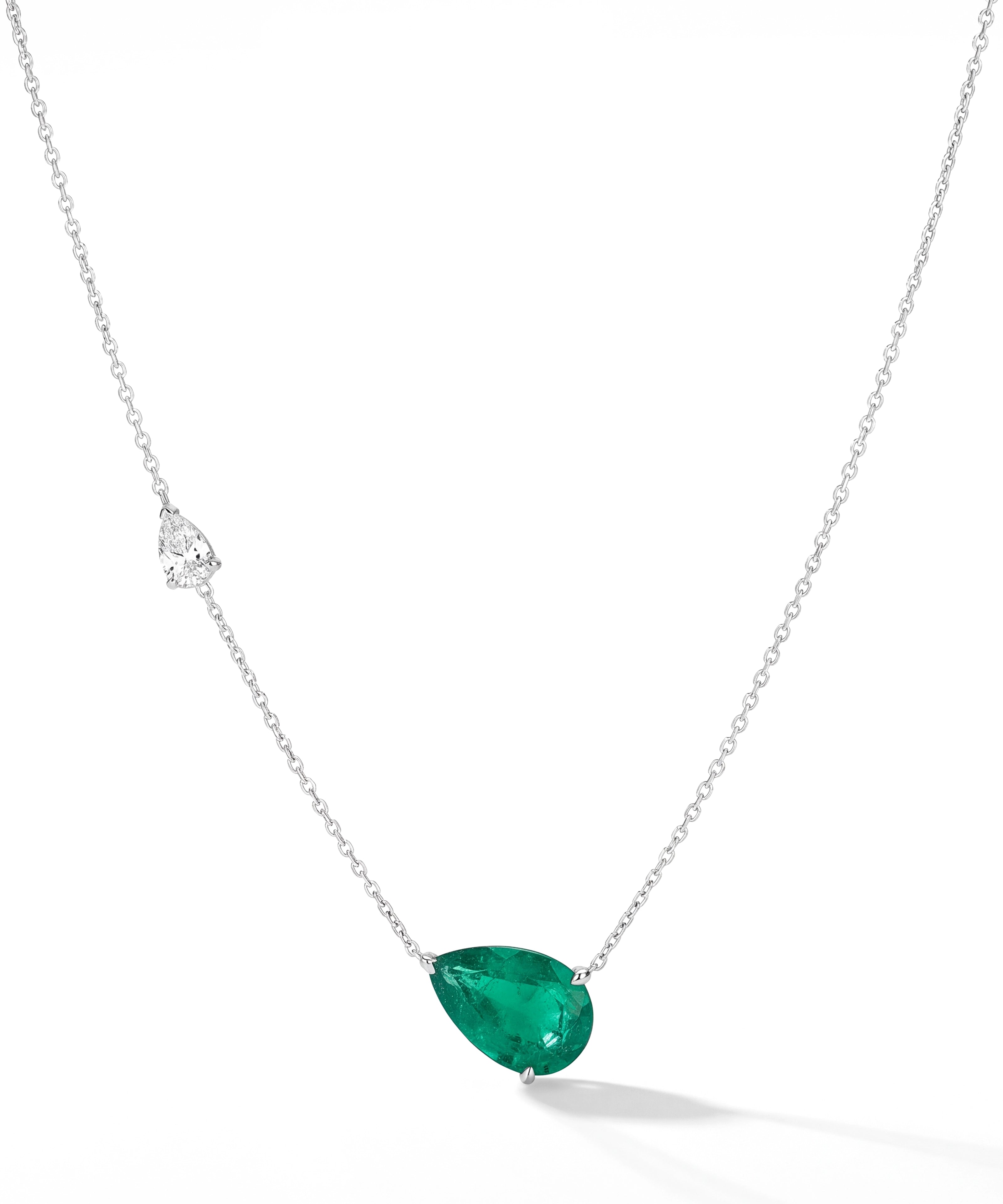 To the moon and back Emerald Pendant | AMARIS JEWELS | Fine Jewelry