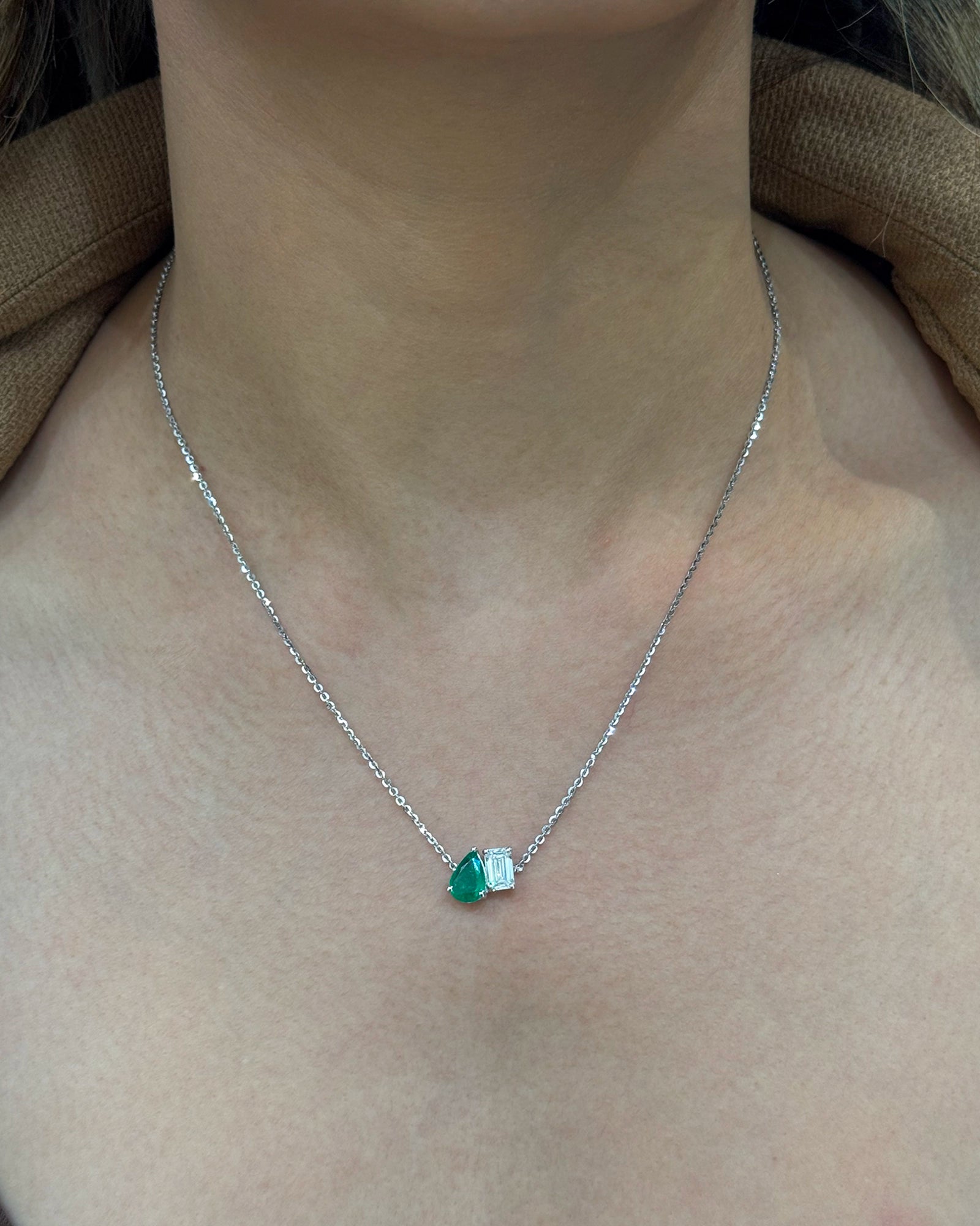 Toi et Moi Pendant (Emerald) | AMARIS JEWELS | Fine Jewelry
