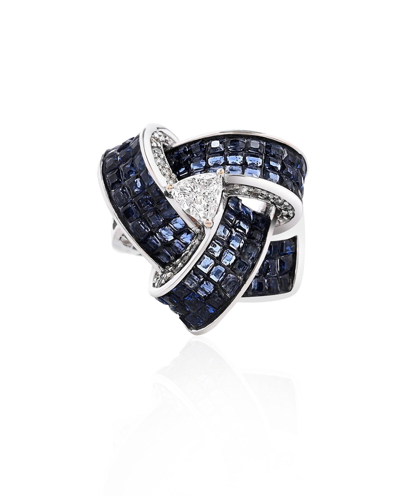 Trilliant Treasure Ring | AMARIS JEWELS | Fine Jewelry 