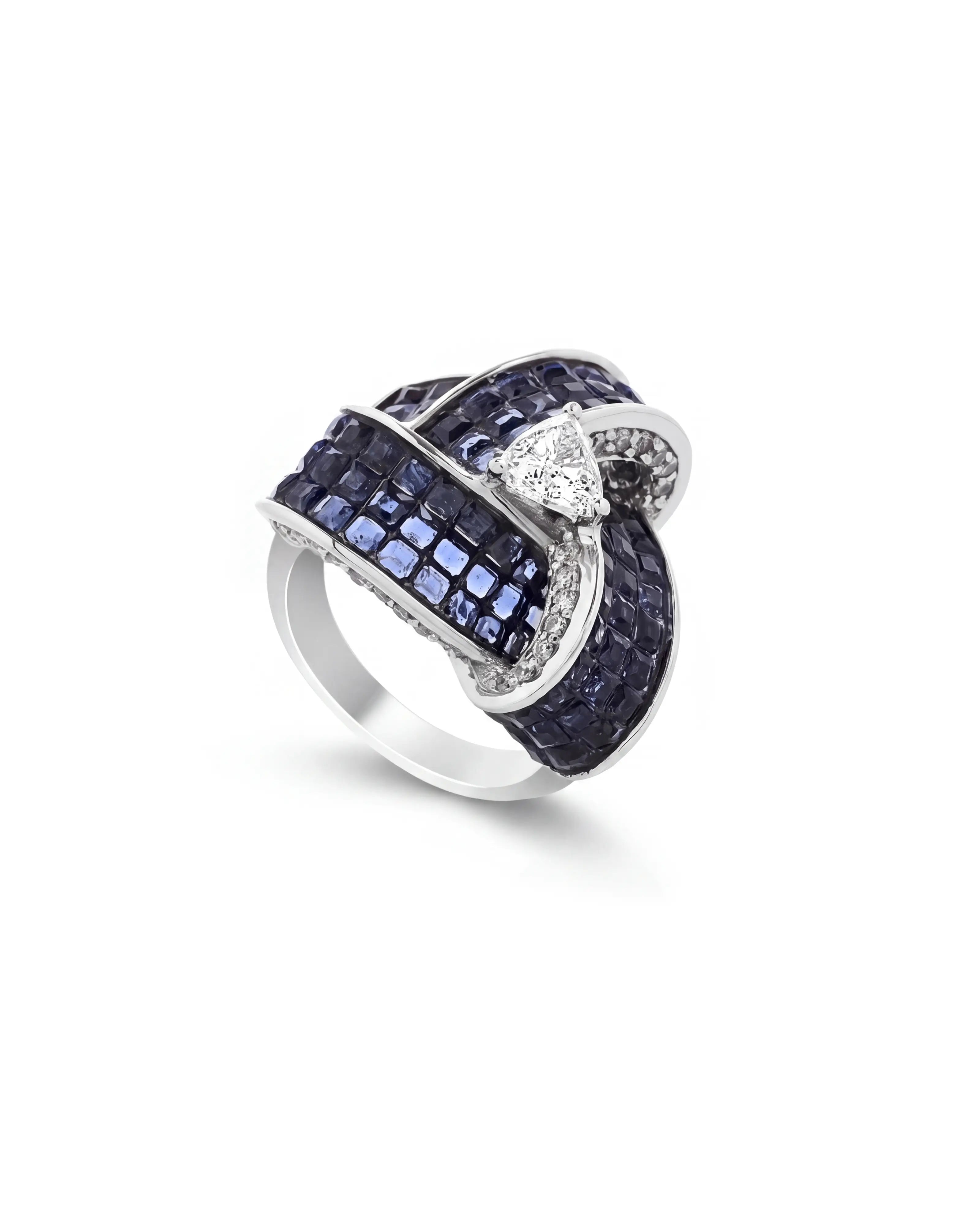 Trilliant Treasure Ring | AMARIS JEWELS | Fine Jewelry