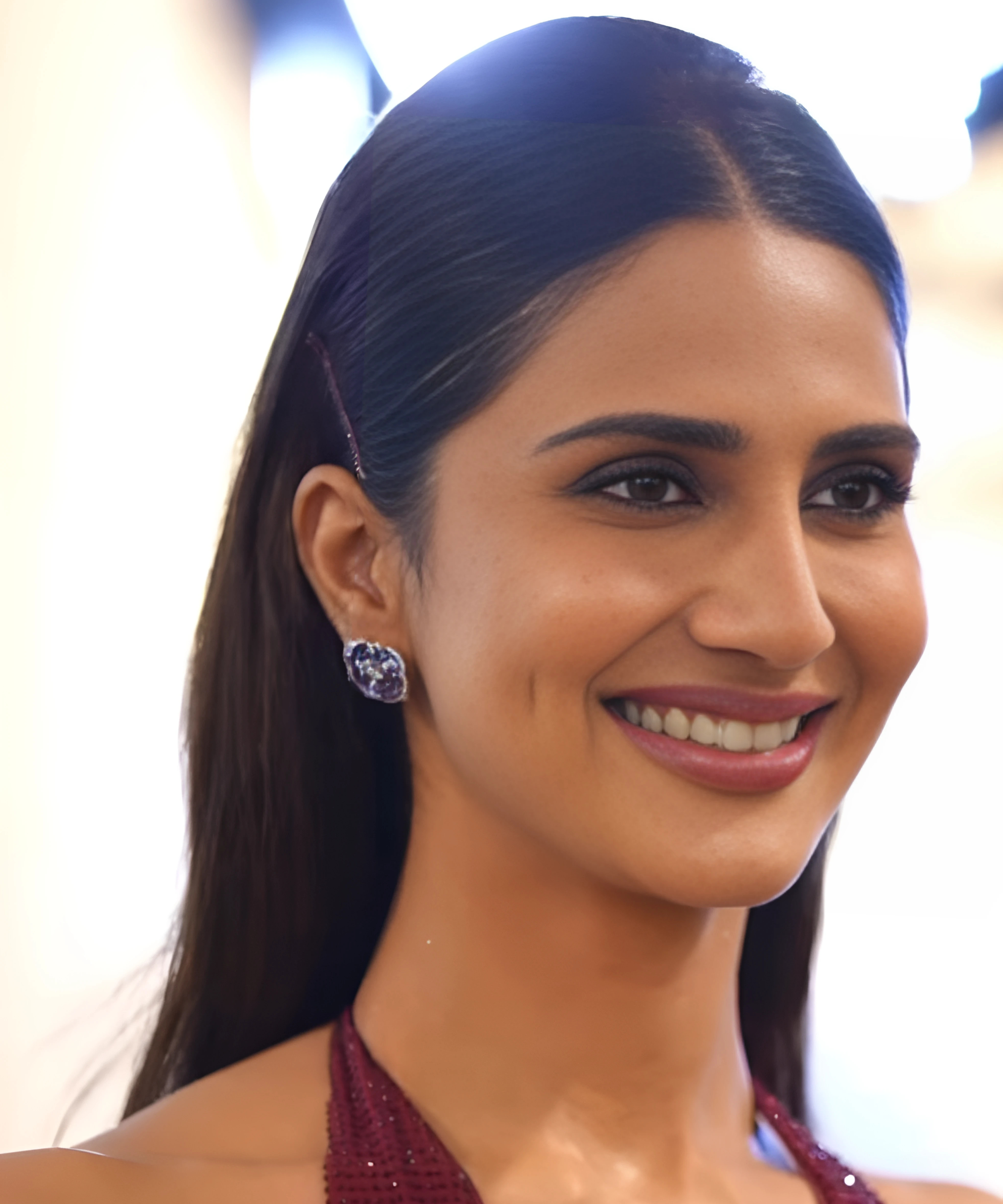 Vaani_Kapoor.png