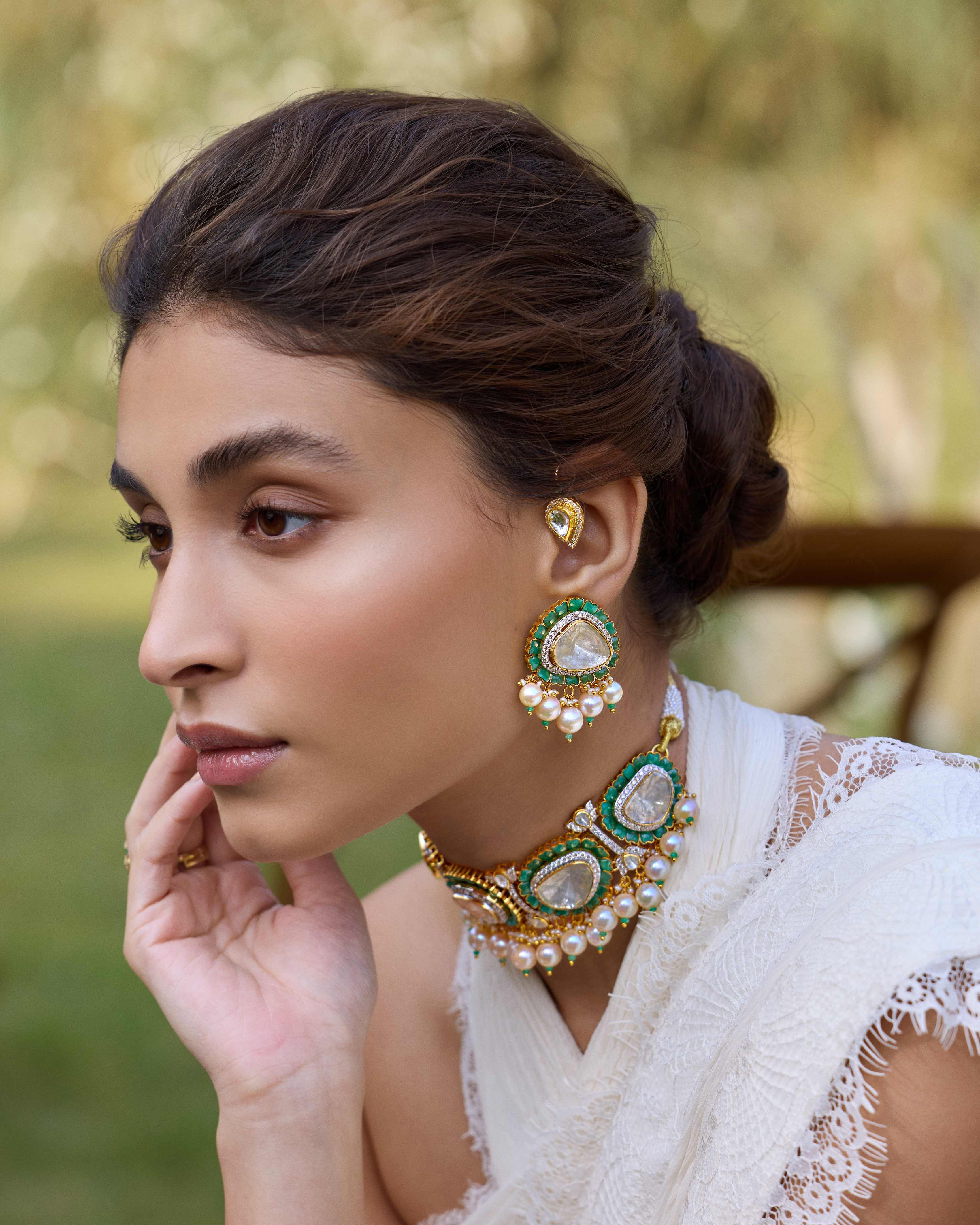 Zoya Emerald earrings | AMARIS JEWELS | Fine Jewelry 