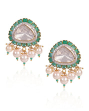 Zoya Emerald earrings | AMARIS JEWELS | Fine Jewelry 