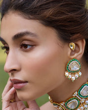 Zoya Emerald earrings | AMARIS JEWELS | Fine Jewelry 