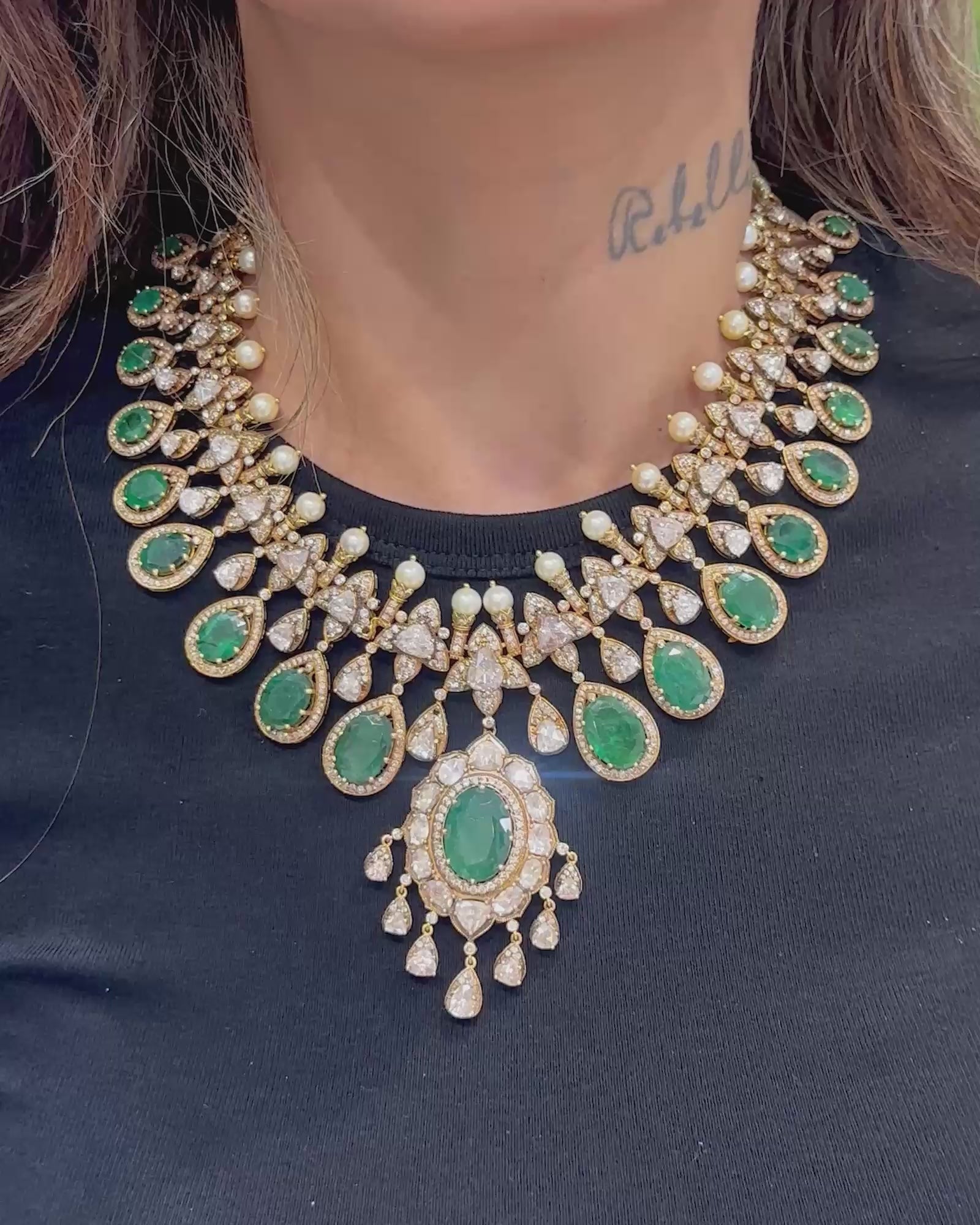 Noor Mahal Emerald Necklace
