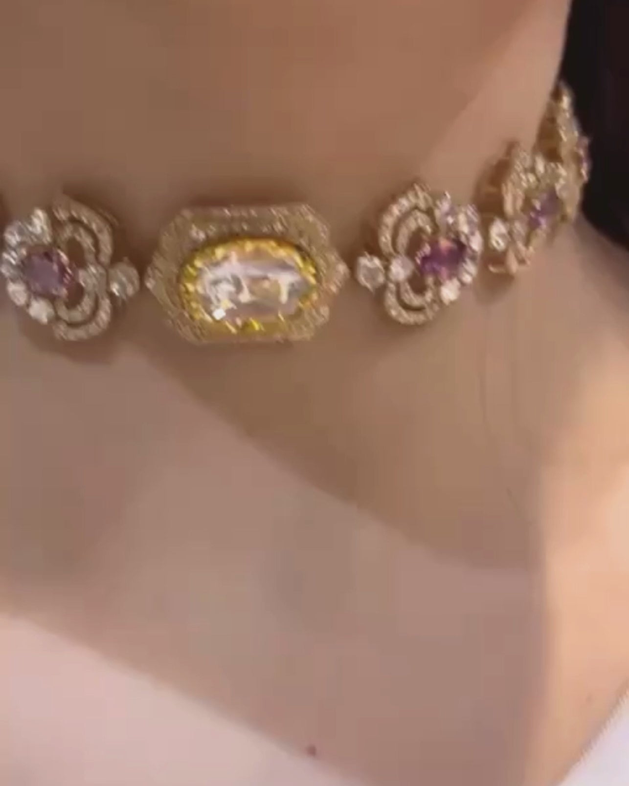 Rosette Choker