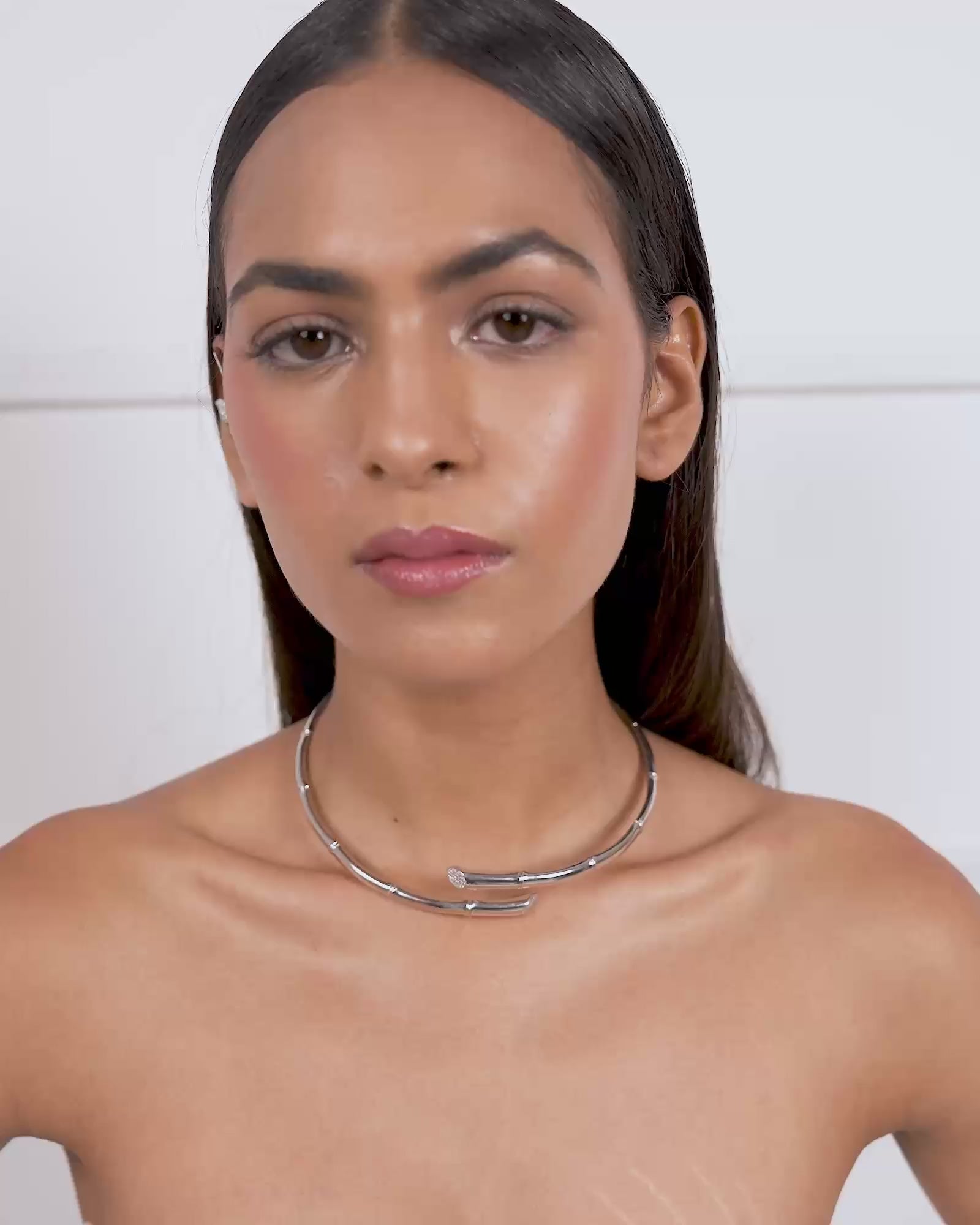 Nefertiti Mini Necklace