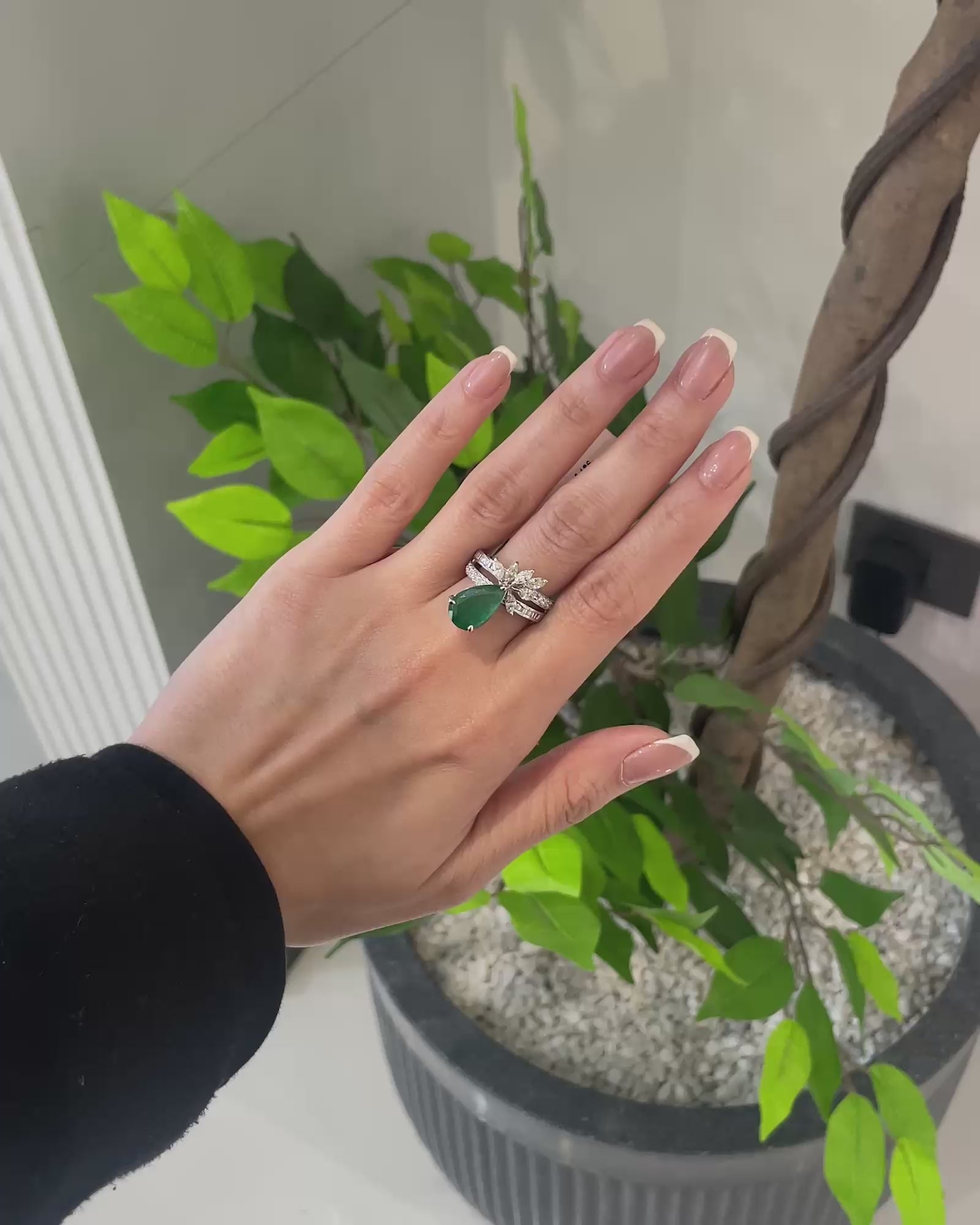 Stargazer Emerald Ring